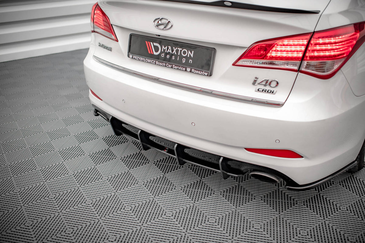 Street Pro bakdiffusor til Hyundai i40 Mk1 i blank svart, sett bakfra