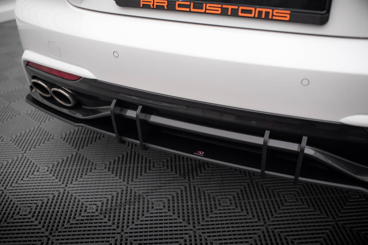 Bakdiffuser for Kia Stinger Mk1 GT-Line sett fra skrå vinkel bakfra