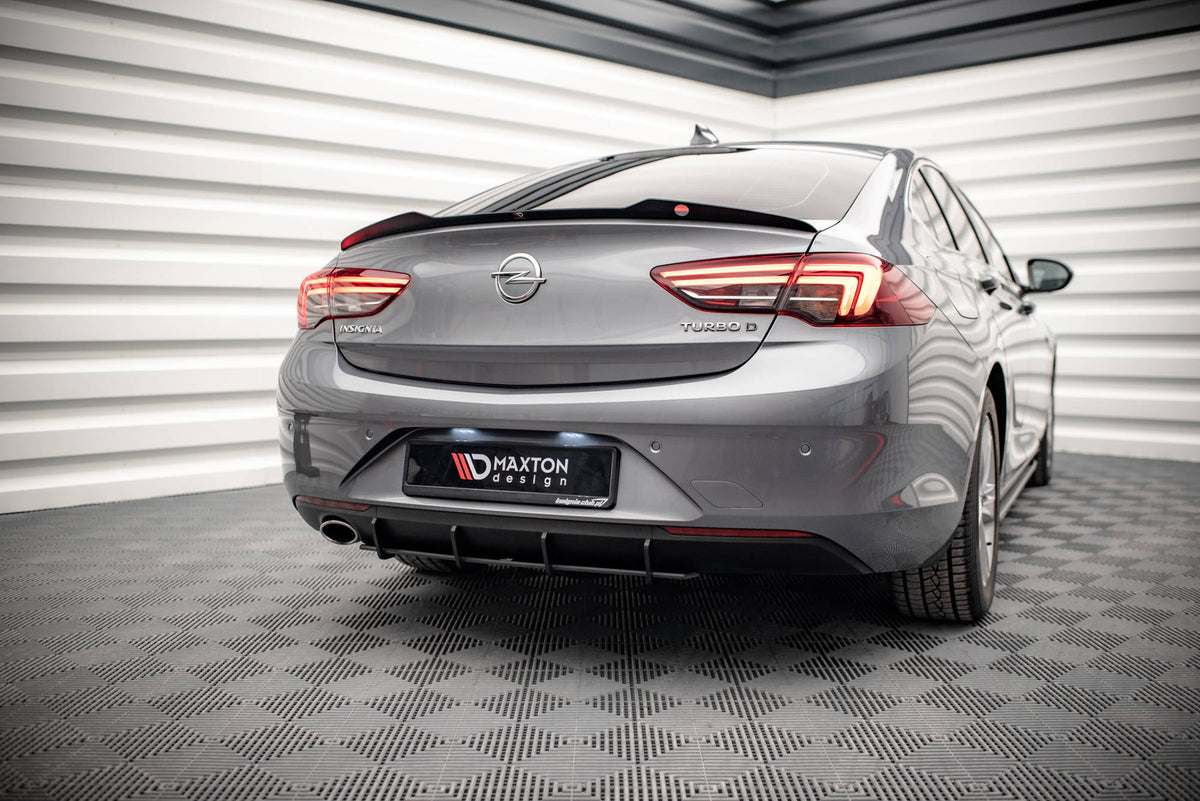 Bakdiffuser Street Pro for Opel Insignia Mk2 sett bakfra med strukturert svart finish