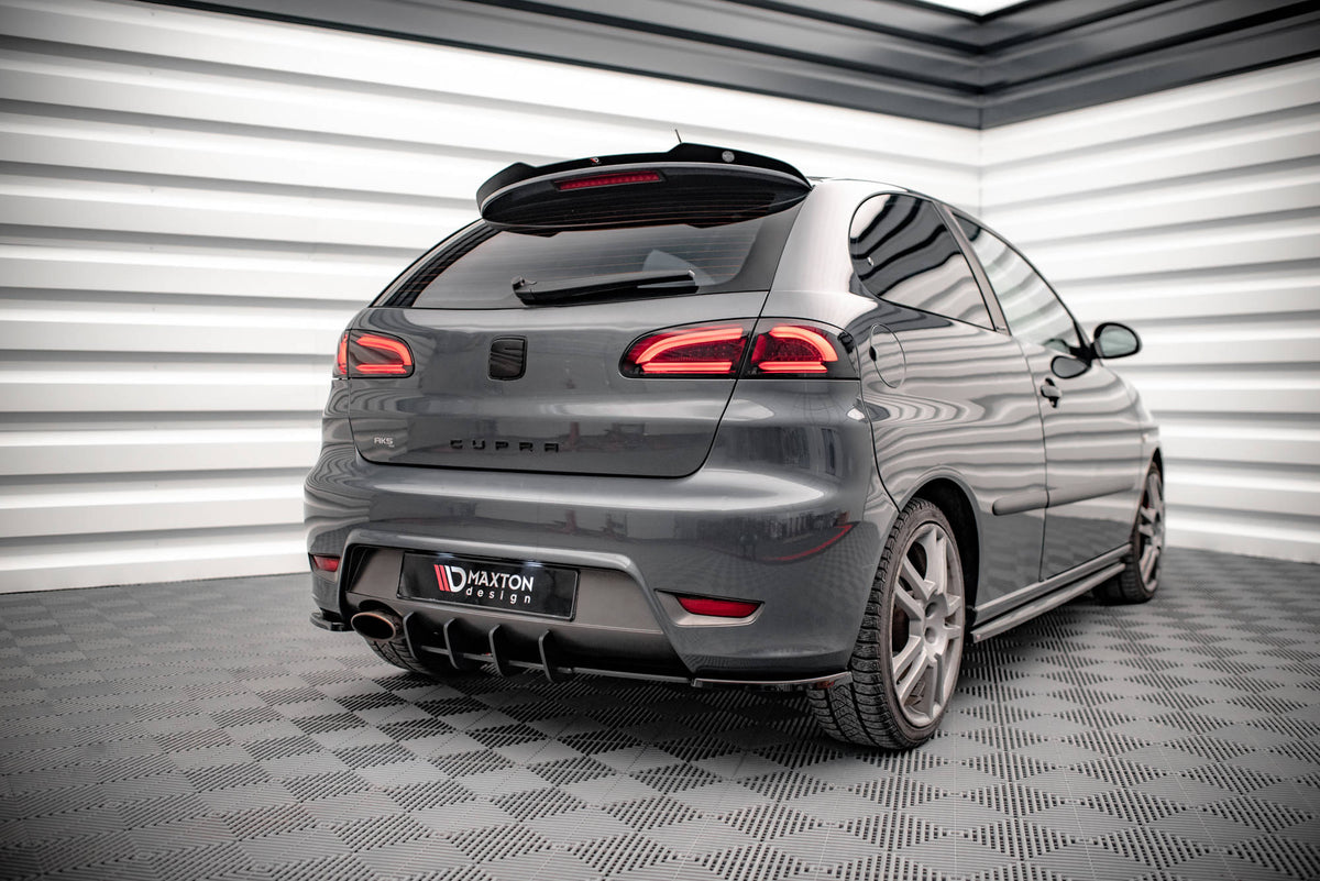 Street Pro bakdiffusor for Seat Ibiza Cupra Mk3 sett nedenfra i blank svart