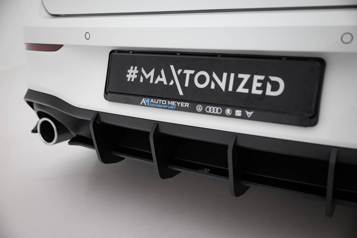 Diffuserplate V.1 til VW Golf 8 GTI – nærbilde av overflatestruktur i sort ABS-plast