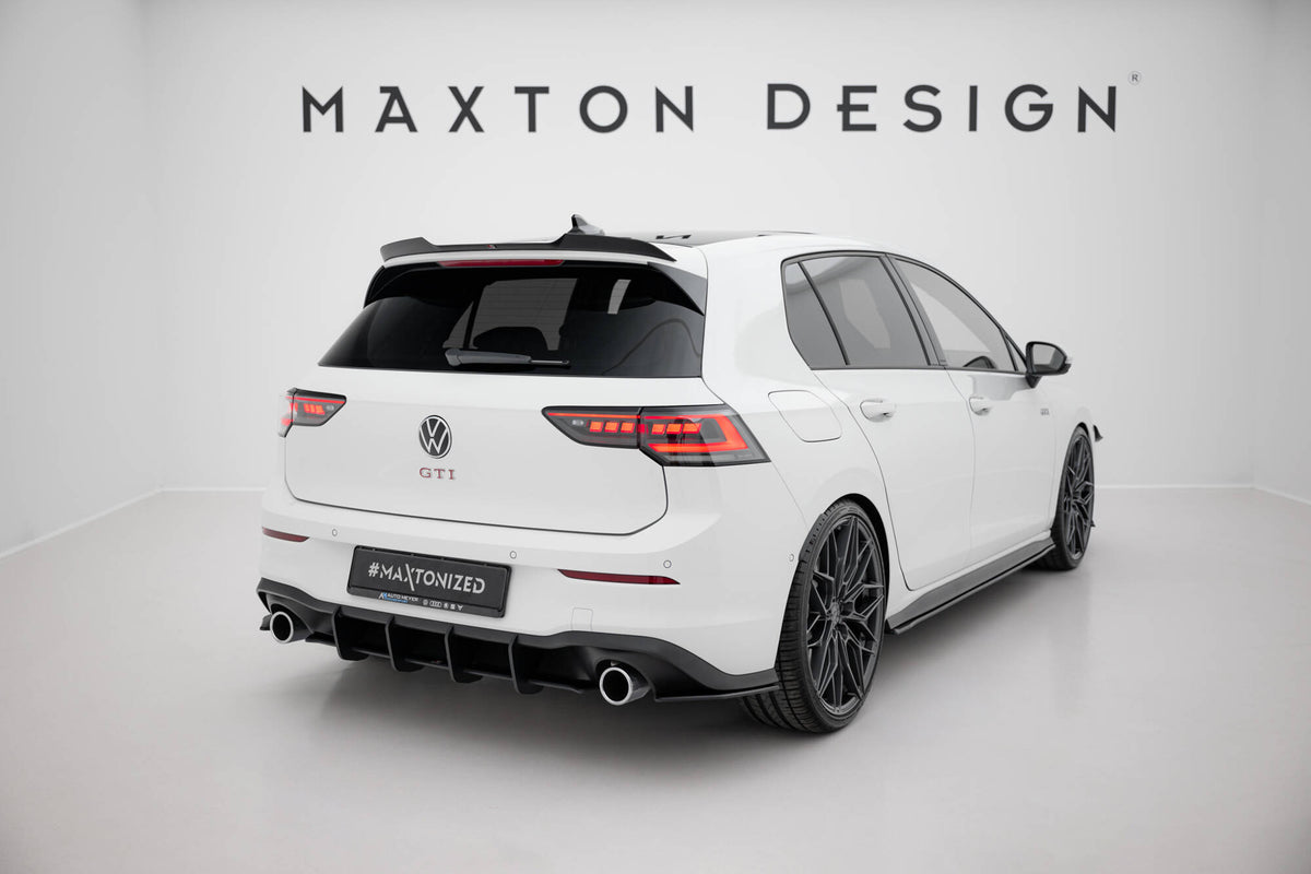 Bakre diffuser Golf GTI Mk8 montert på støtfanger bak