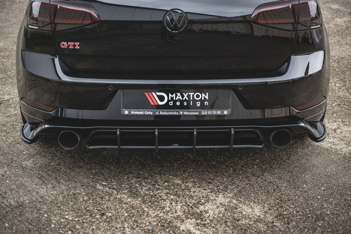 Street Pro diffuser til VW Golf 7 GTI TCR i matt svart sett ovenfra