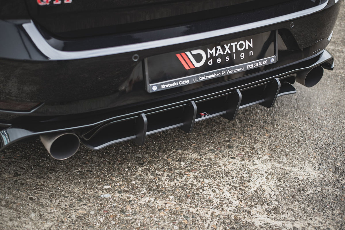 Street Pro sentral diffuser montert under bakfanger på Golf 7 GTI TCR