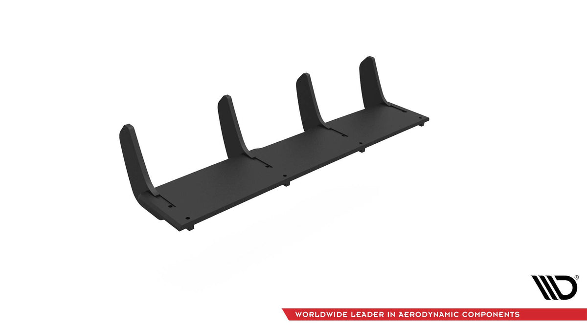 Diffuserplate til VW Golf 8 R – nærbilde av overflaten med blank svart finish