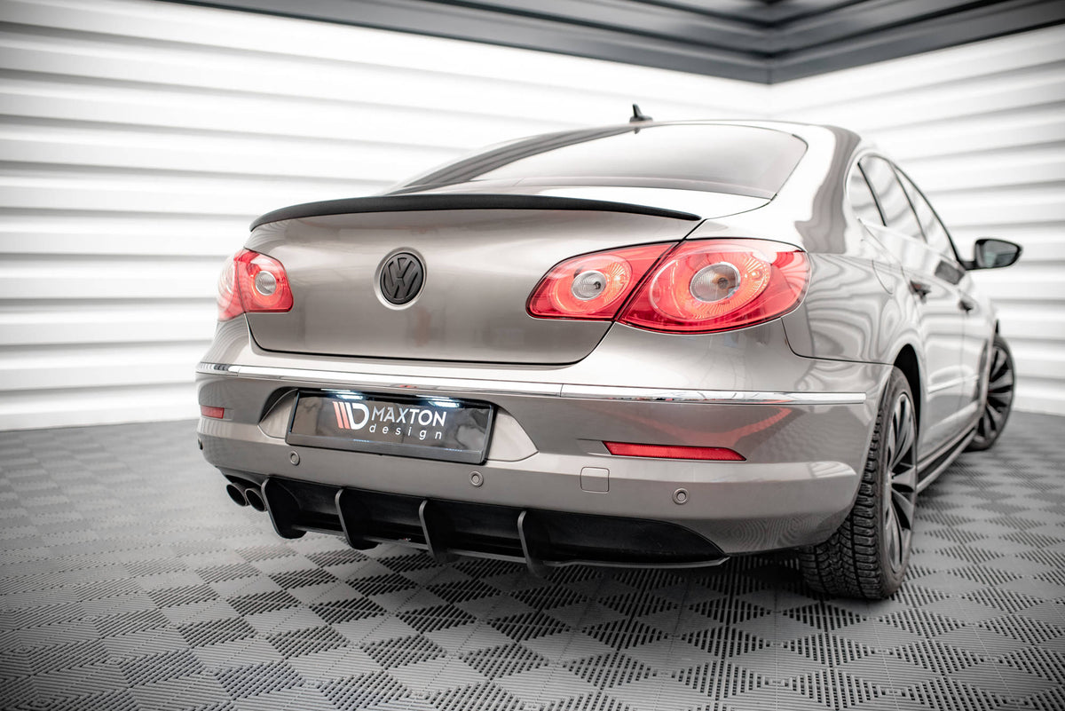 Street Pro bakdiffusor for VW Passat CC sett bakfra i blank svart finish