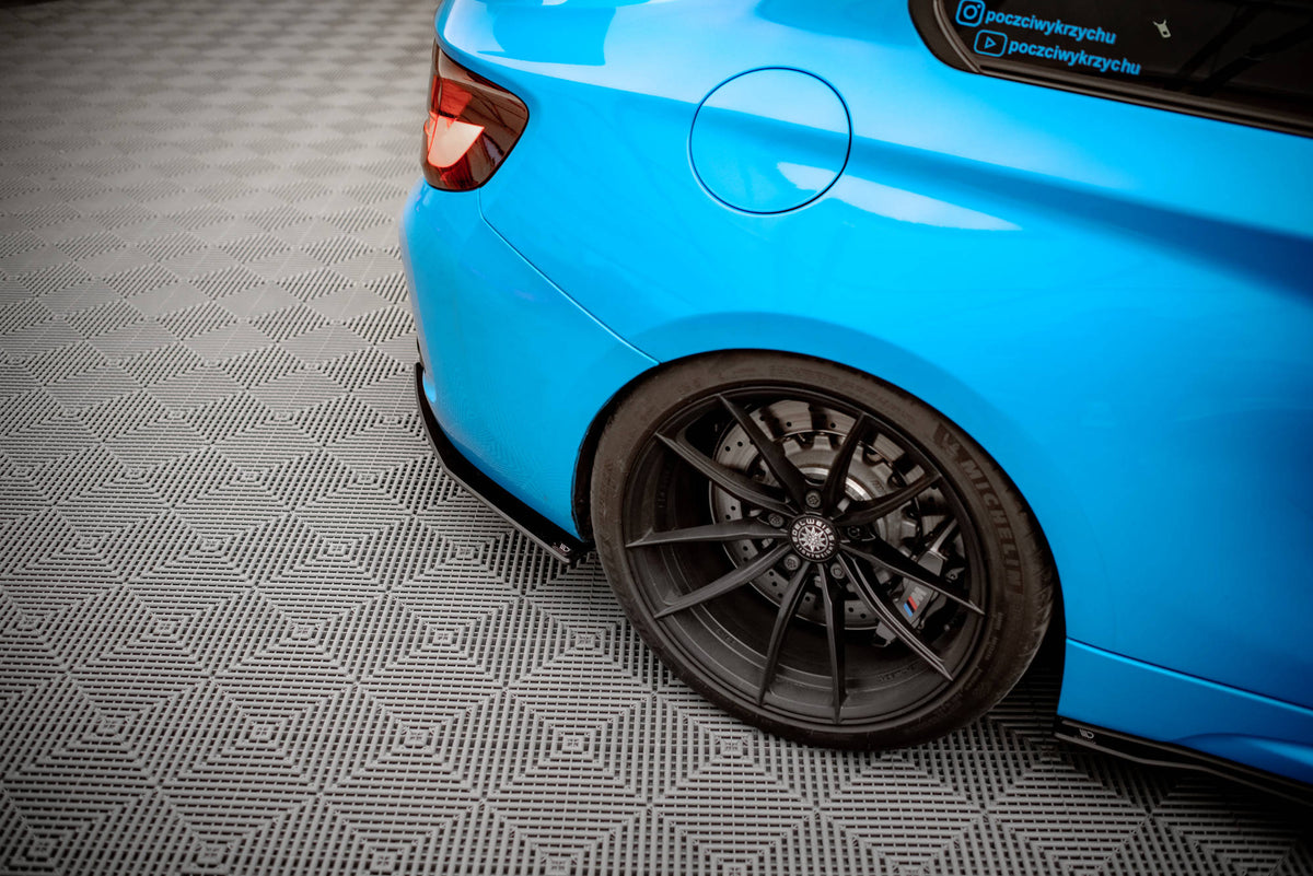 flap montert på BMW M2 F87, frontal visning