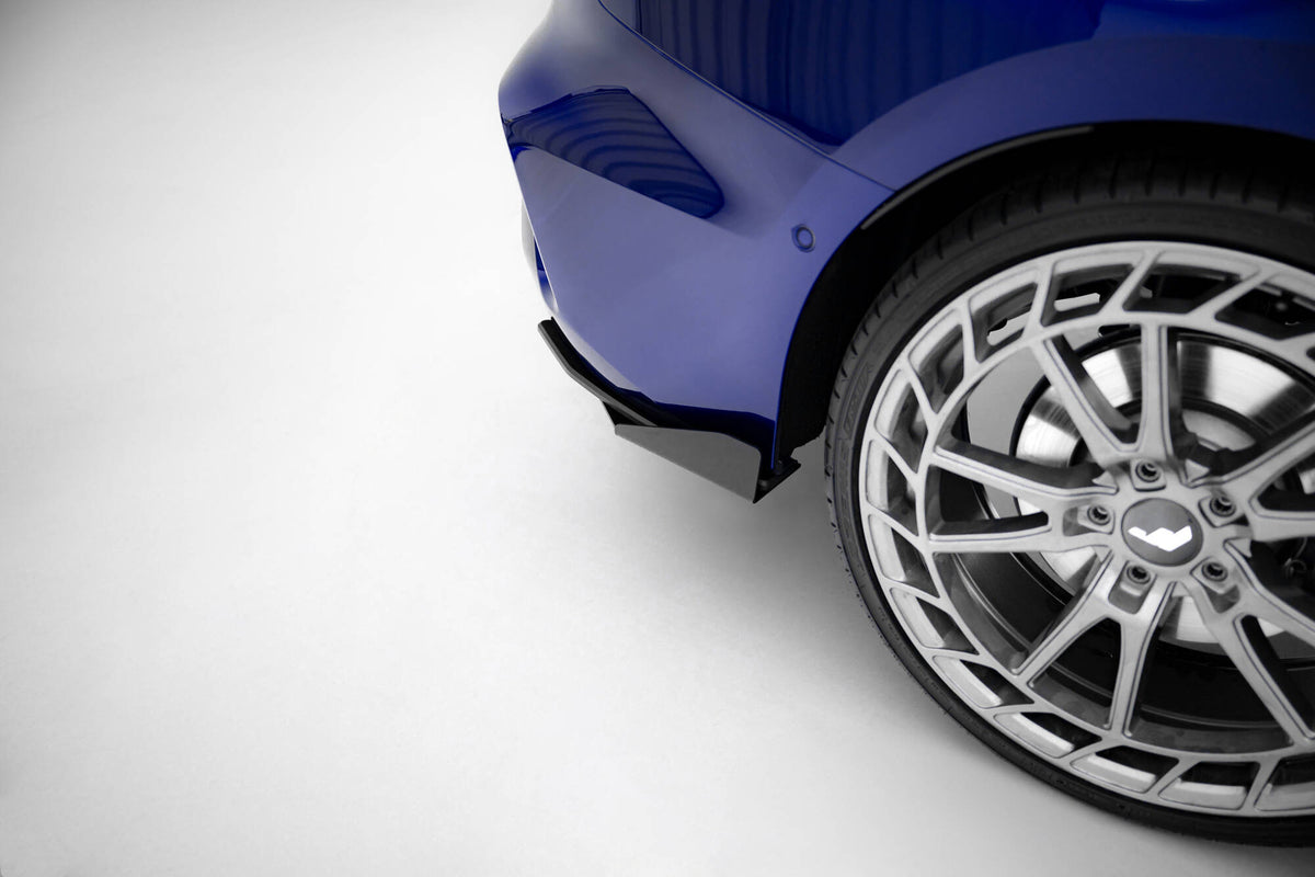 Nærbilde av bakre sideflaps V2 med flaps-design tilpasset Audi S3 8Y Facelift sedan