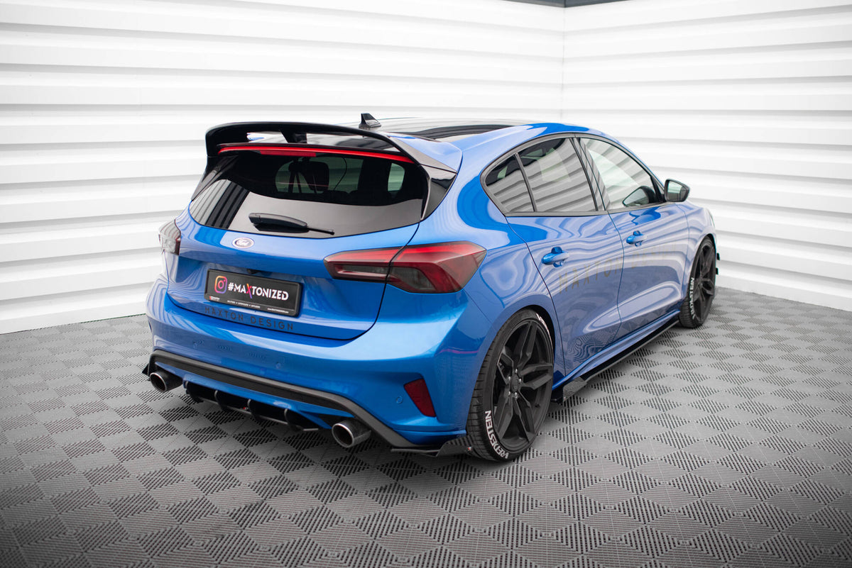 Bakre sidesplitter med flaps for Focus ST MK4 Kombi i profil fra siden