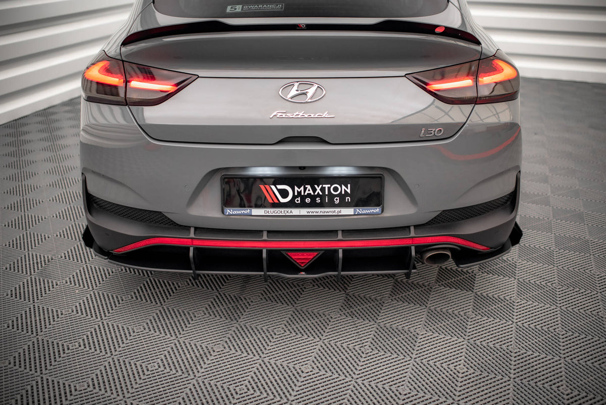 Street Pro sideflaps bak for Hyundai I30 Fastback N-Line Facelift, visning bakfra