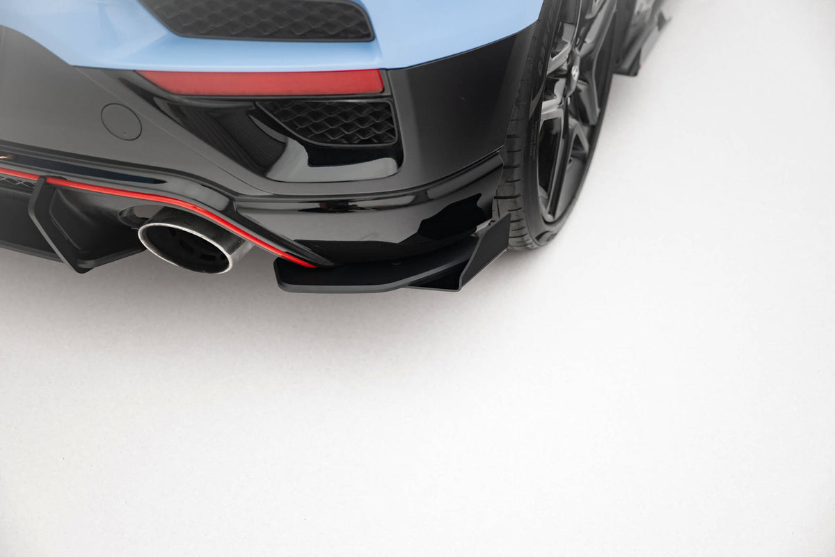 Bakre sidesplittere med flaps til Hyundai Veloster N MK2 i matt svart, sett ovenfra