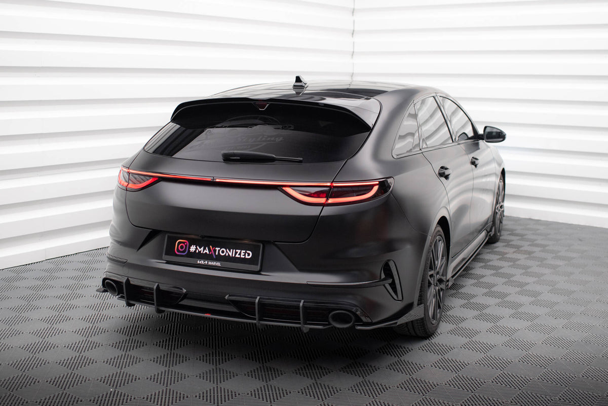 Sideflaps bak montert på Kia Proceed GT MK1 Facelift i nærbilde