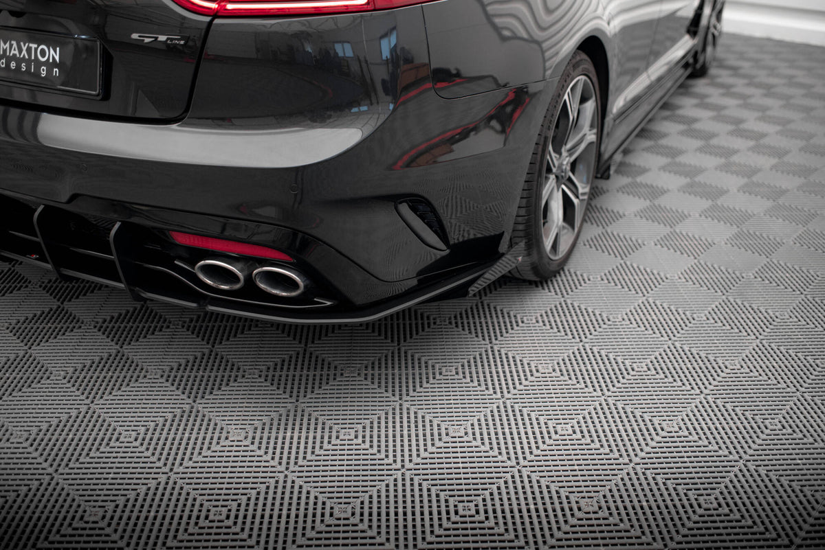 Street Pro bakre sidesplittere med flaps til Kia Stinger GT-Line, sett ovenfra