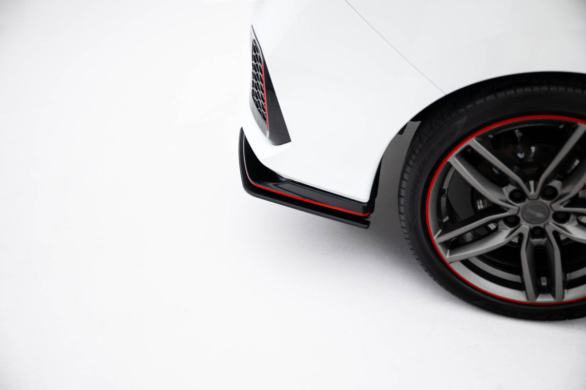 Nærbilde av Street Pro kantfinish på bakre sidesplitter for Honda Civic Sport