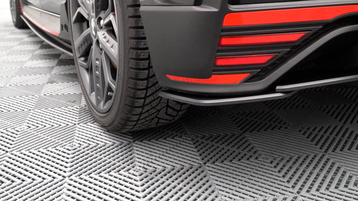 Bakre sideflaps Street Pro V2 til Hyundai i20 N Mk3 sett ovenfra på hvit bakgrunn