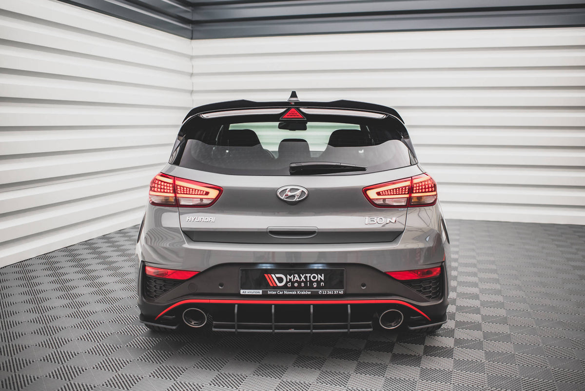 Street Pro sideflap bak på Hyundai i30 N Facelift, skrå vinkel fra siden