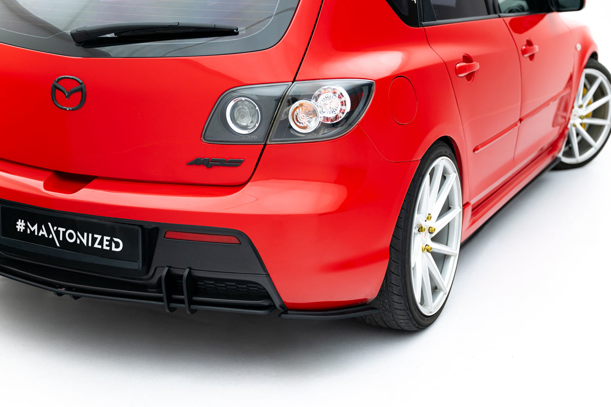 Sideflaps bak til Mazda 3 MPS MK1 i matt svart sett ovenfra