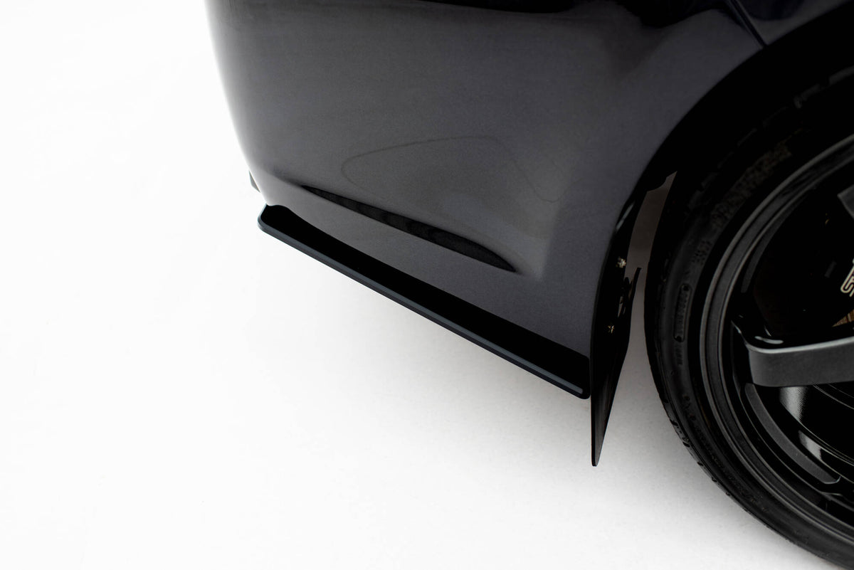 Sideflaps bak i matt svart ABS-plast for Subaru WRX STI, skrå vinkel