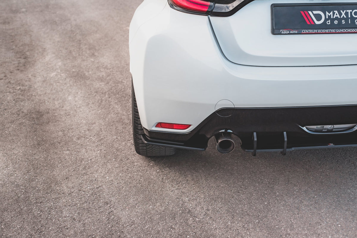 Sideflaps Bak Toyota Gr Yaris MK4 RS – sett fra siden