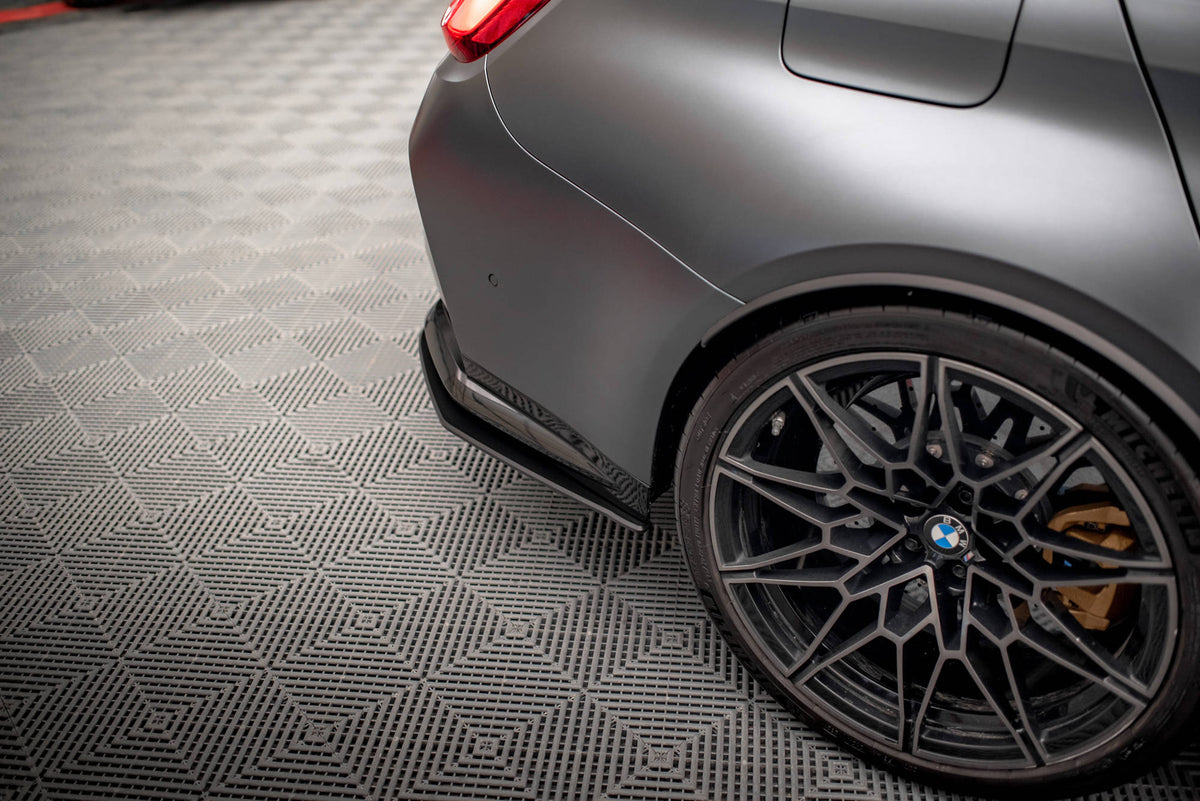 Nærbilde av Maxton Design sideflap i 10 mm ABS-plast for BMW M3 G80