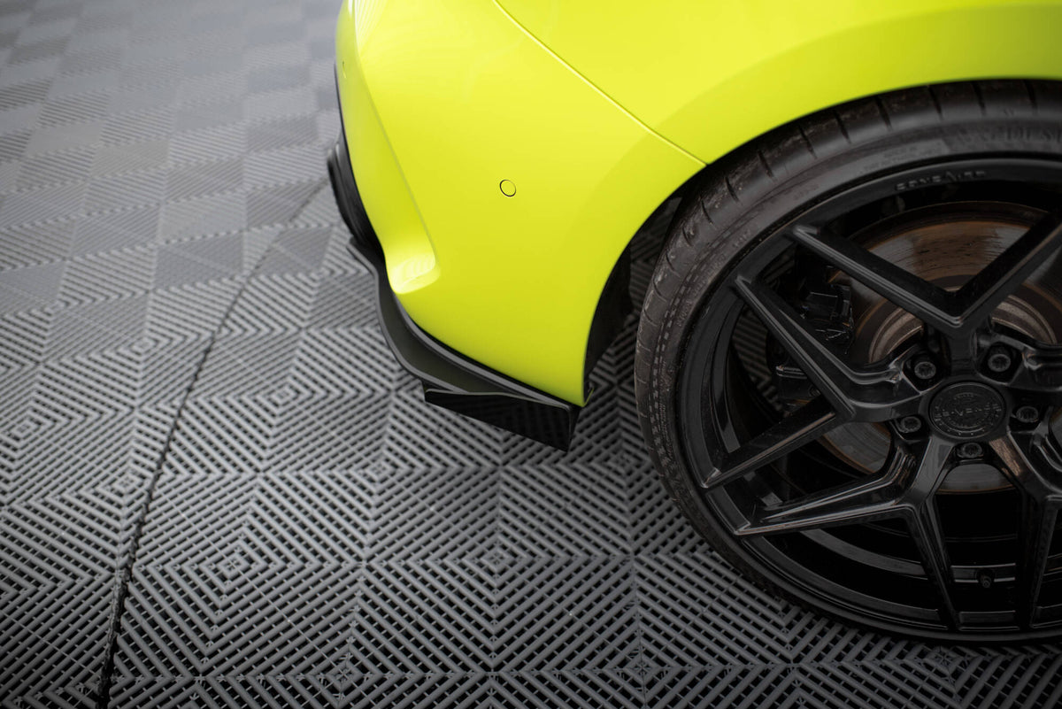 Nærbilde integrerte flaps på M-Maxton V.2 sideflap BMW F40