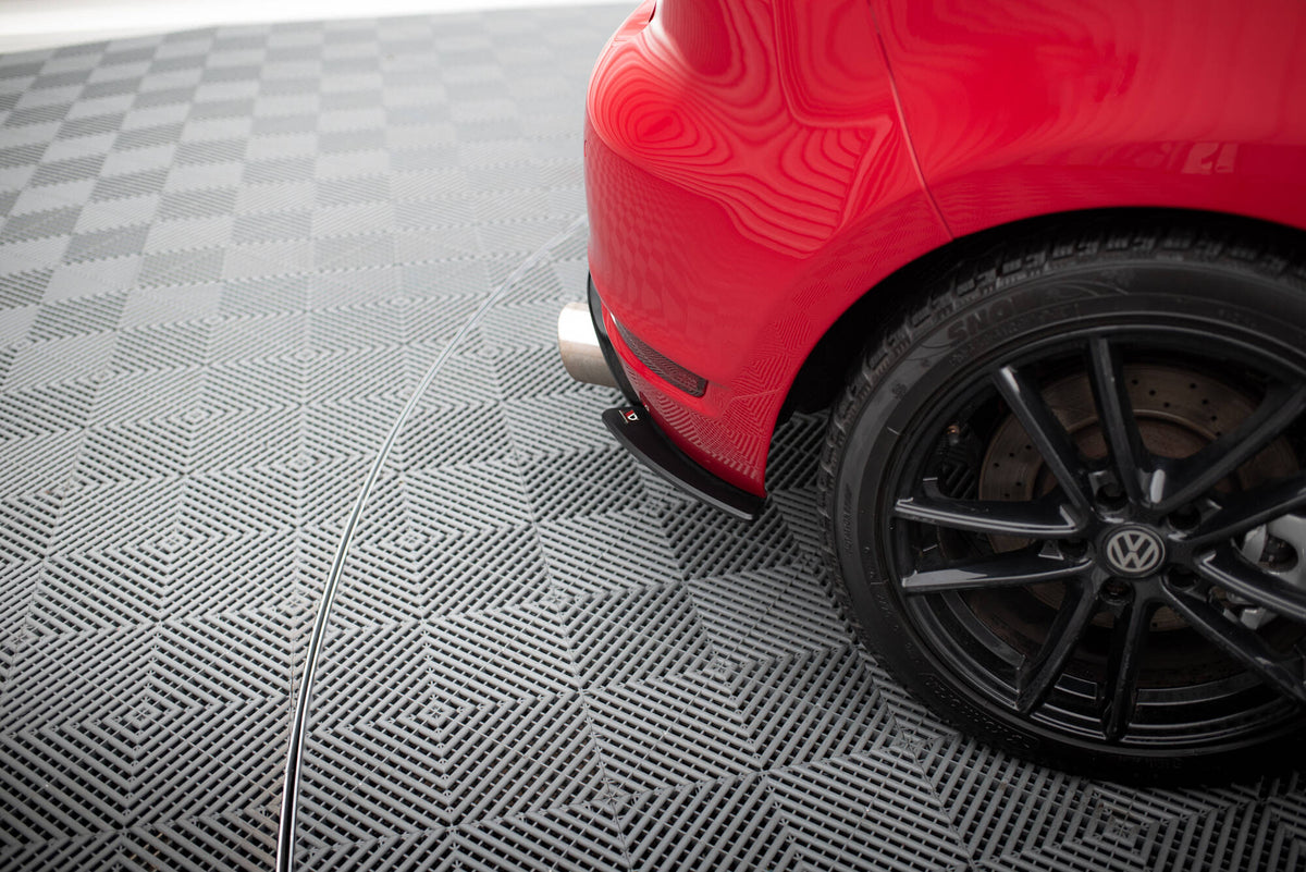 Maxton Design sidesplitter bak til VW Golf GTI Mk6, nærbilde av 10 mm ABS-plate