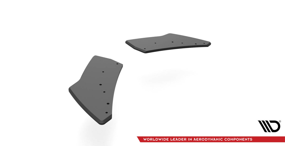 Sideflaps bak for VW Golf R Mk7 vist sammen med monteringsutstyr