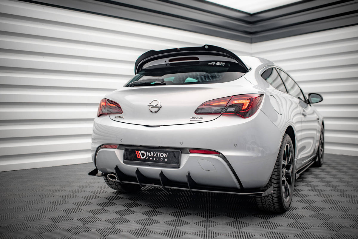 Street Pro diffuser montert på Opel Astra GTC OPC-Line J, sett bakfra