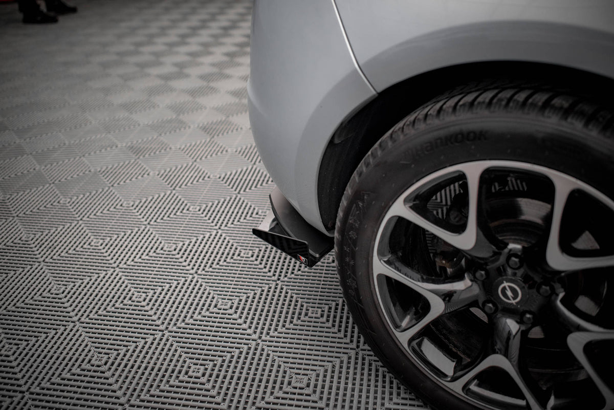Diffuser i 10 mm ABS-plast til Opel Astra GTC J, sett underfra