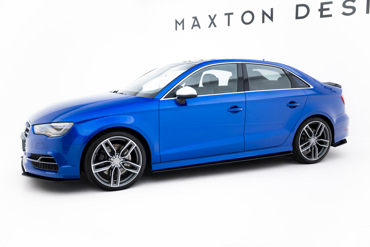 Sideskjørt-diffuser Audi A3 S-Line 8V i nærbilde med matt svart overflate