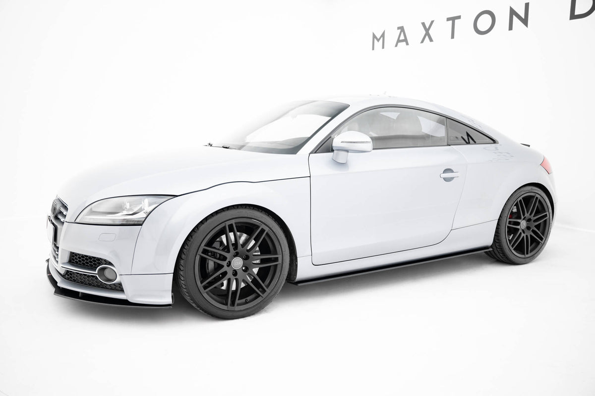 Sideskjørt diffuser montert på Audi TT 8J Facelift, skrå vinkel fra siden