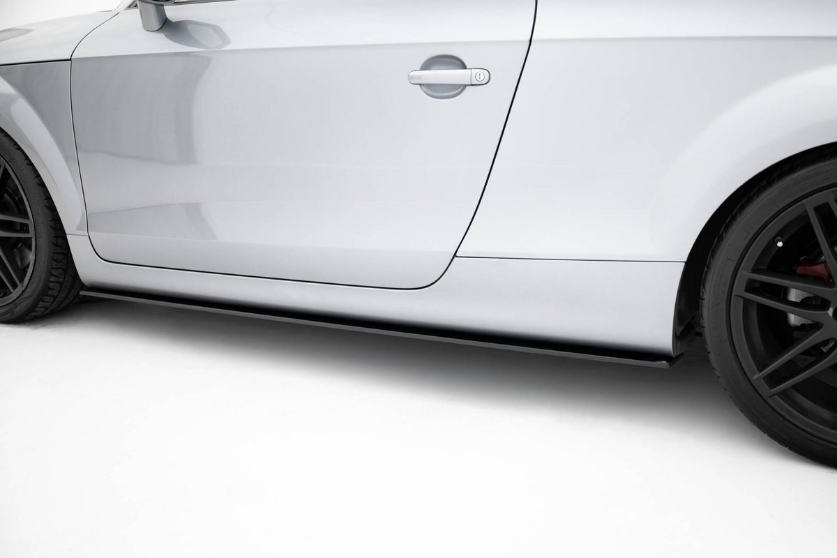 Nærbilde av CNC-frest kantoverflate på sideskjørt diffuser til Audi TT S-Line 8J