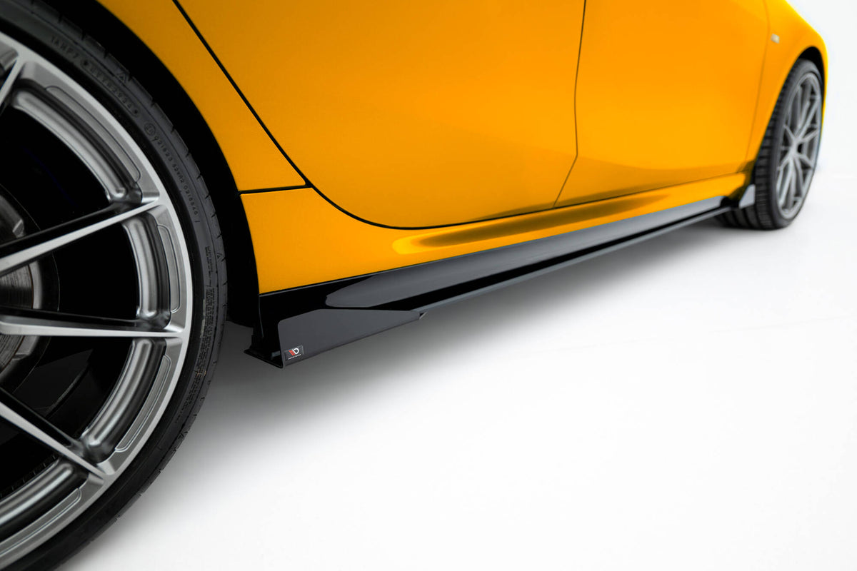 Sideskjørt BMW F70 sett fra siden – aggressivt lavt sideprofil