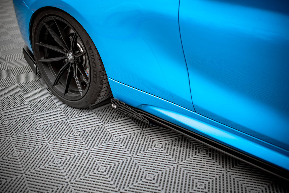 sideskjørt montert på BMW M2 F87, frontal visning