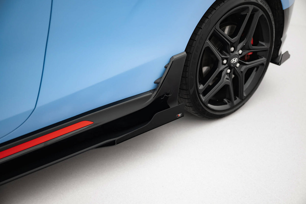 Sideskjørt i 10 mm ABS-plast for Hyundai Veloster N, produktbilde ovenfra