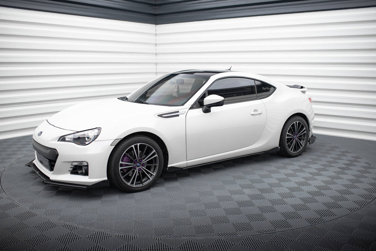 Nærbilde av sideskjørt-diffuser i matt svart ABS-plast for Subaru BRZ MK1