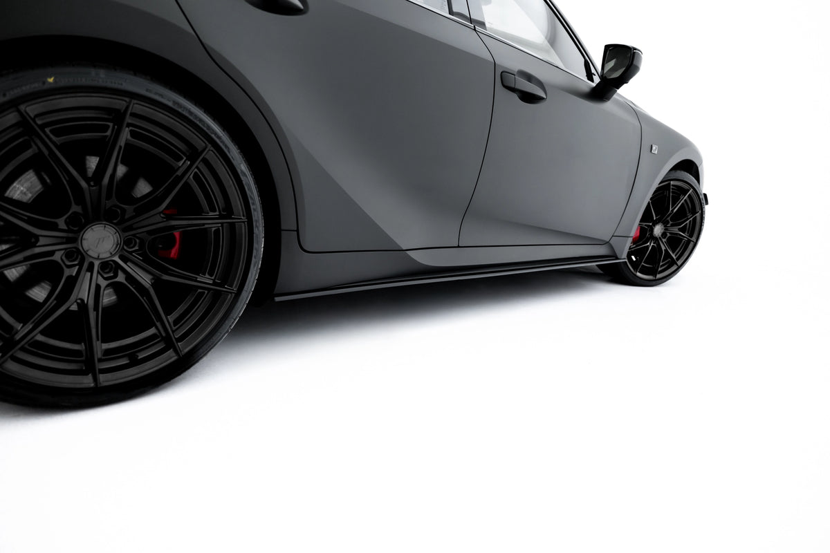 Sideskjørt diffusers montert på Lexus IS 500 Mk3 Facelift 2