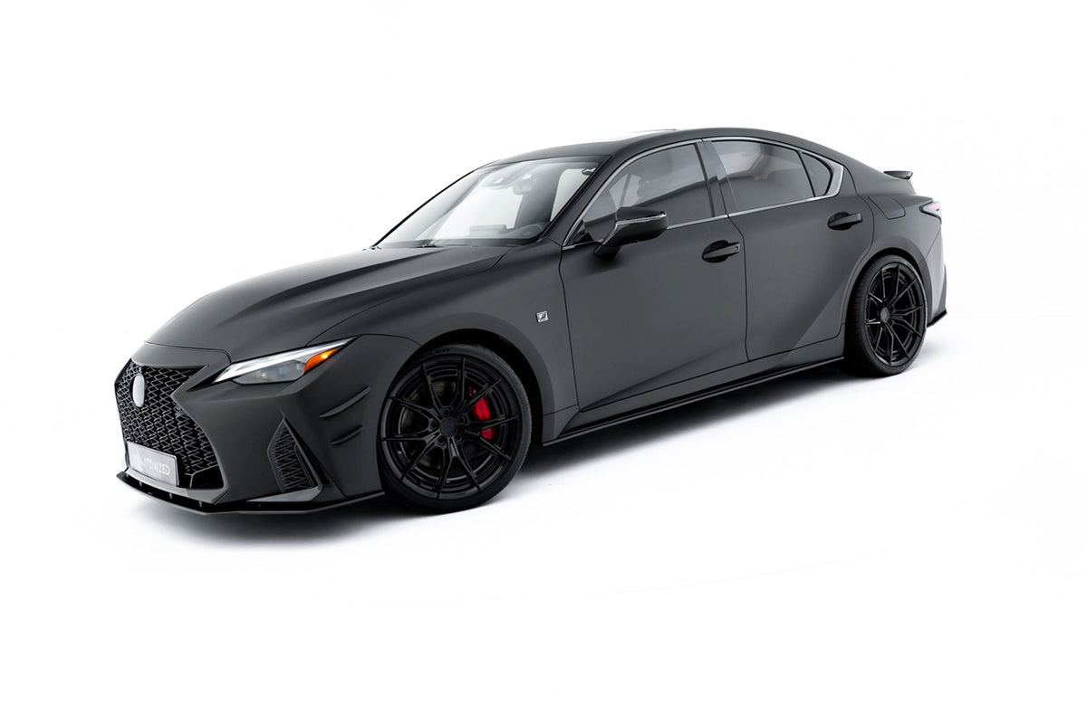 Nærbilde av sideskjørt diffuser med kantfinish til Lexus IS 500 XE30