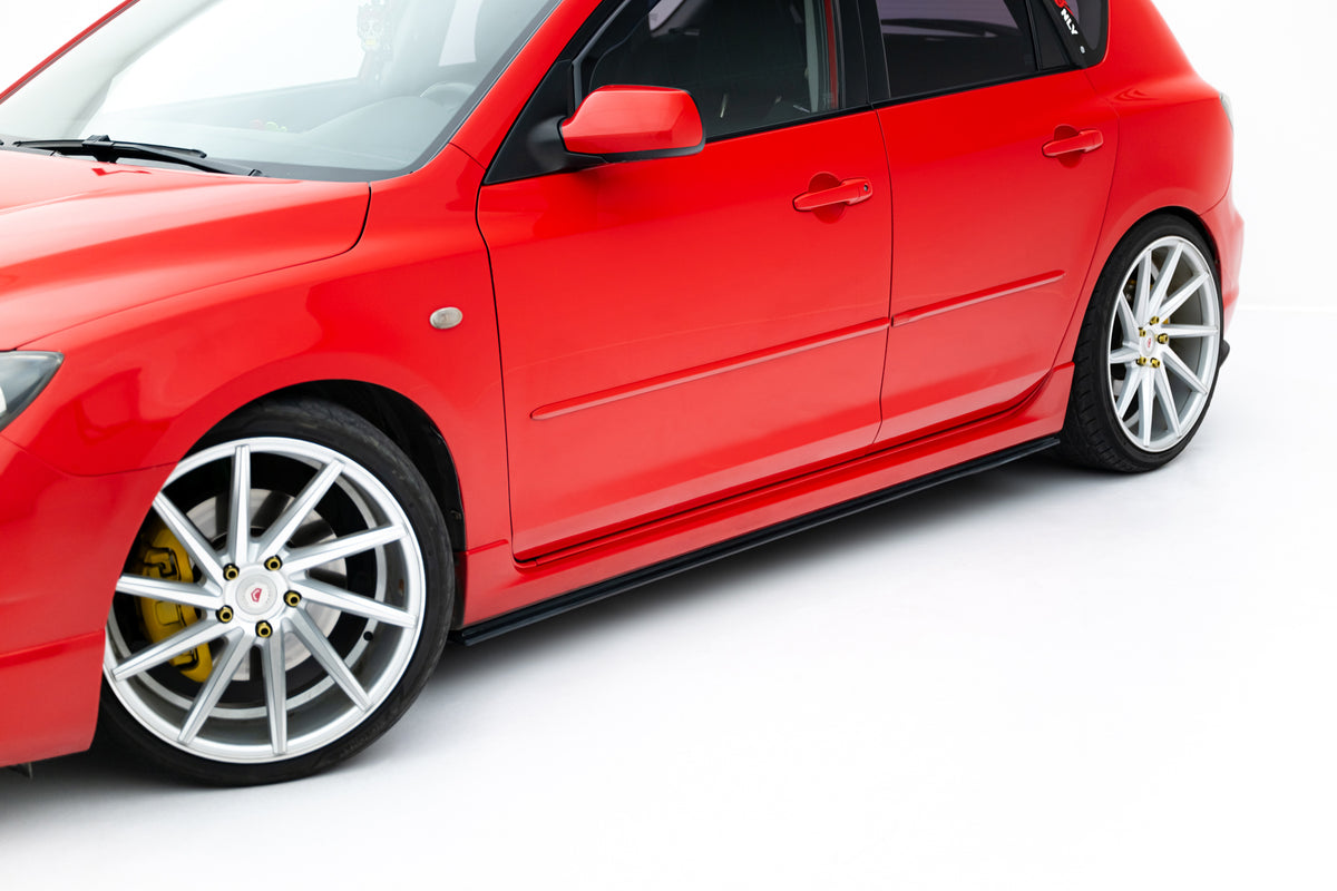 Street Pro sideskjørt diffusorer til Mazda 3 MPS MK1, sett ovenfra på matt svart ABS-plast