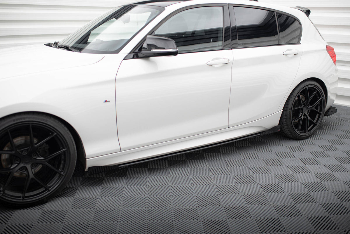 Sideskjørt med flaps V.2 for BMW 1 F20 M135i M140i M-Pakke montert sett fra siden