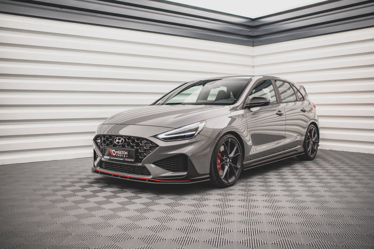 Maxton Design sideskjørt diffusorer for Hyundai I30 N fra skrå vinkel