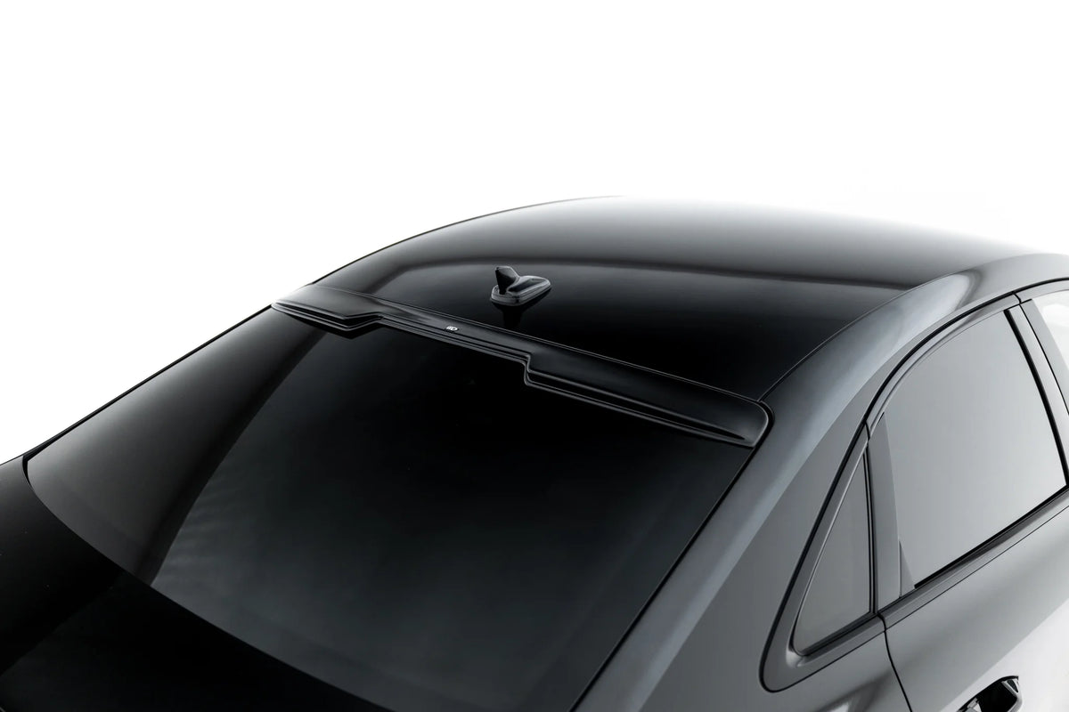 Bakrutespoiler til Audi A3 Sedan 8Y Facelift i blank sort ABS-plast montert øverst på bakruten