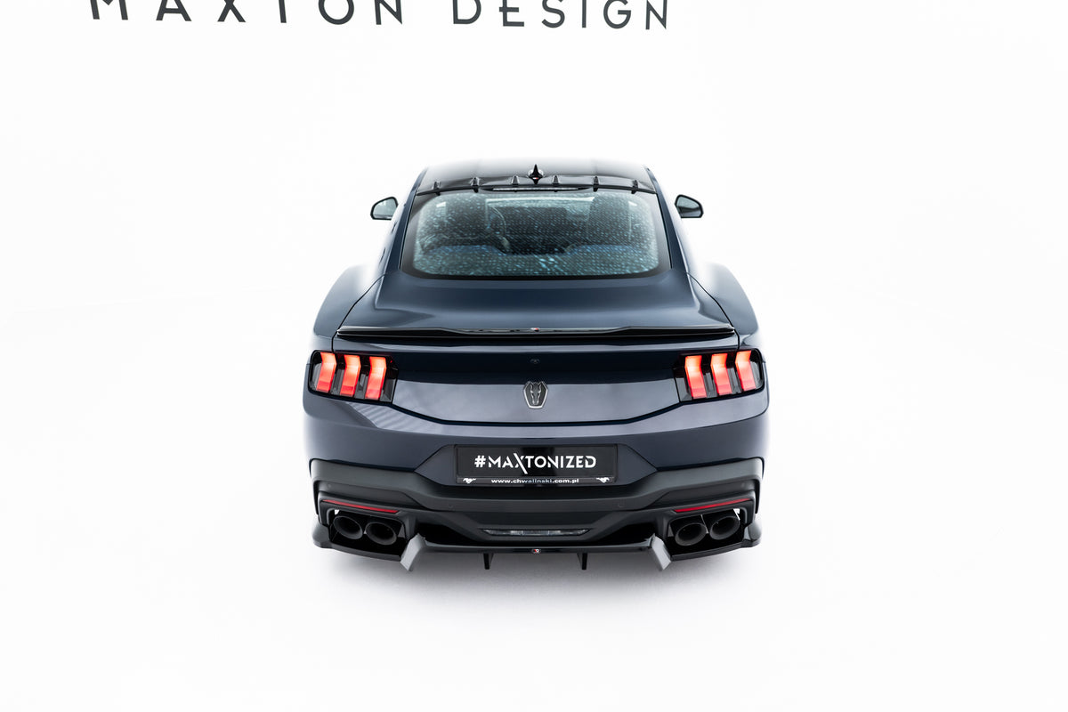 Bakrutespoiler montert på Ford Mustang Dark Horse Mk7