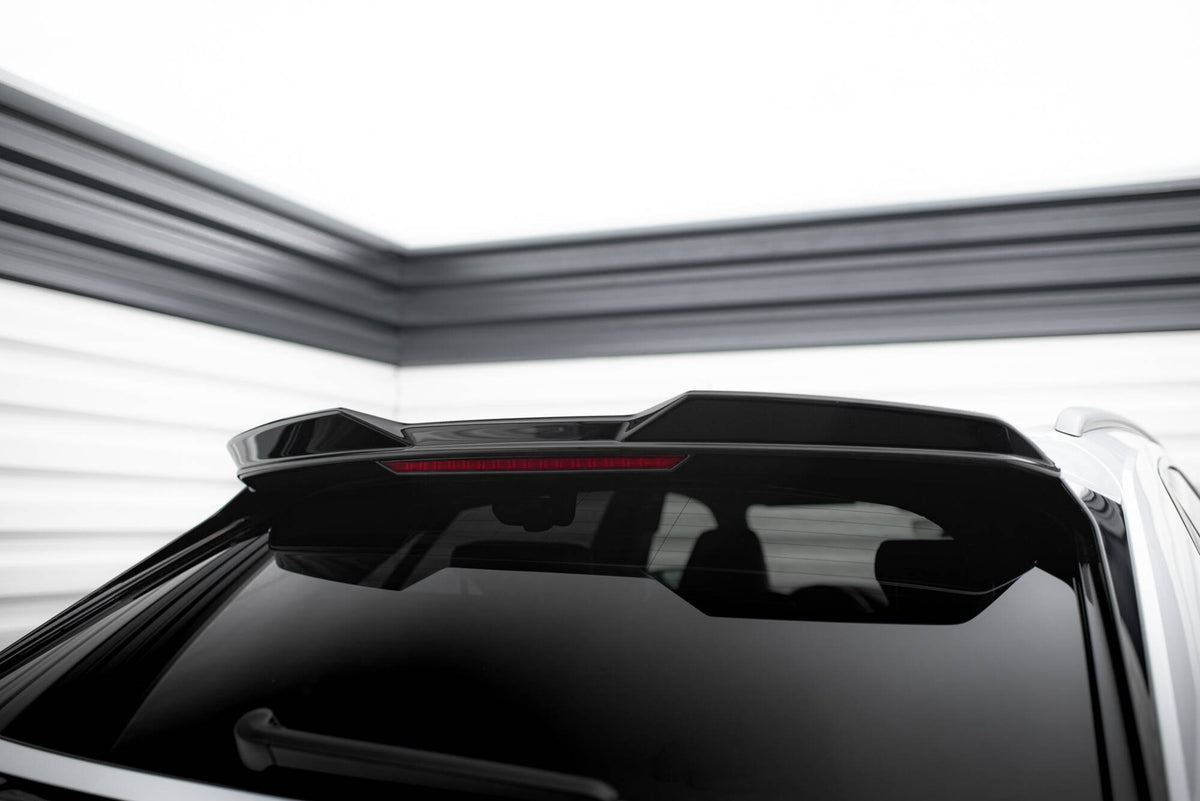 Audi Q8 SQ8 Mk1 med 3D spoiler cap på hekken i sort finish