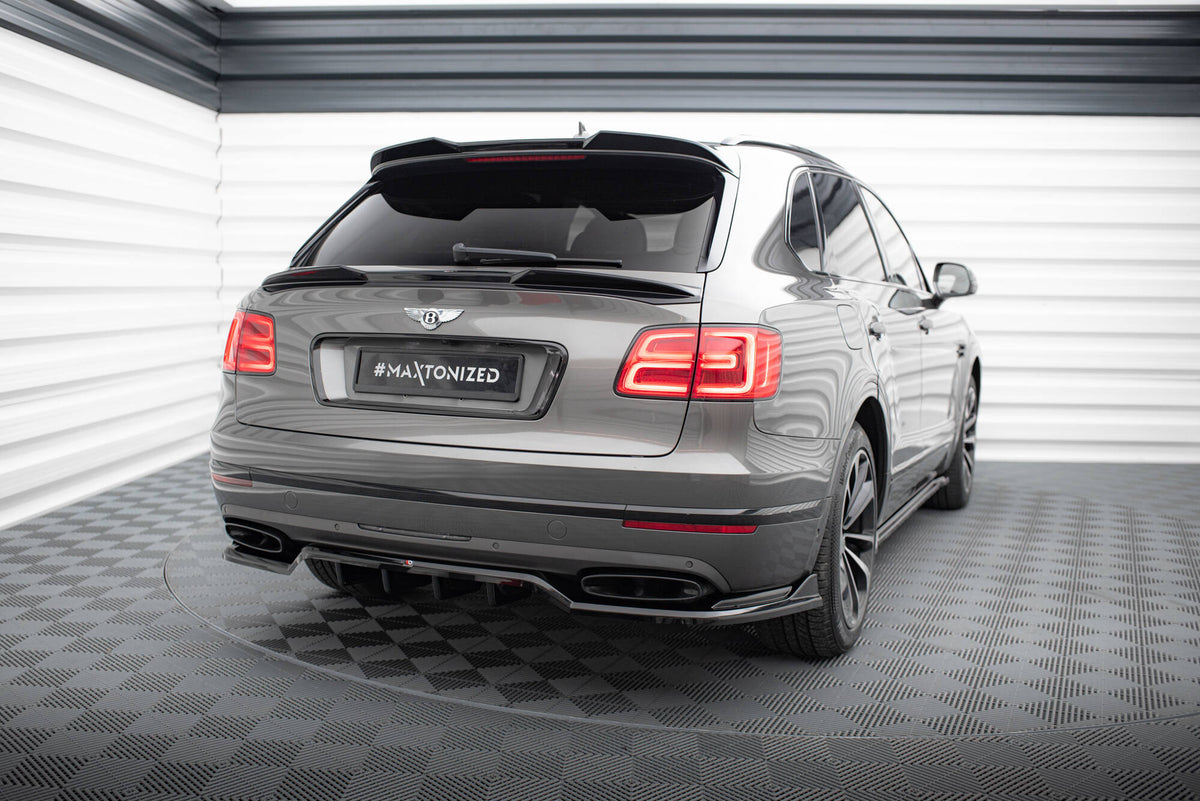 Spoilerforlenger montert på Bentley Bentayga Mk1 bakfra