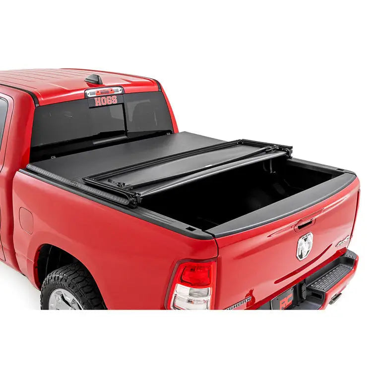 Ram 1500 Dt 19- Myk Tri-fold Trekk i Rough Country 5’7’ - 15