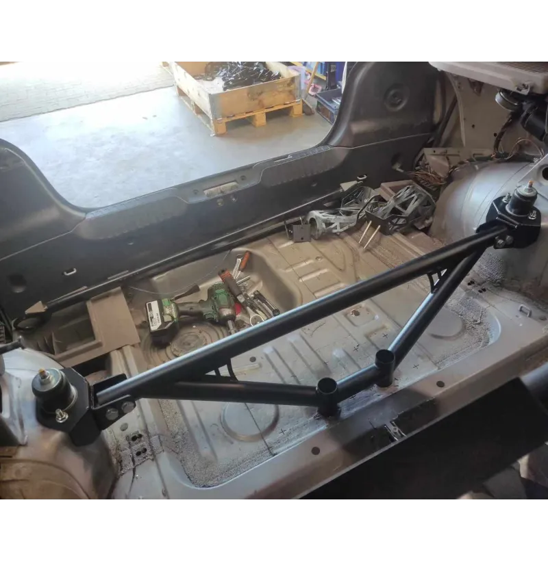 Boremal og monteringsinstruksjoner for X-brace avstiver bak til BMW E36 Compact