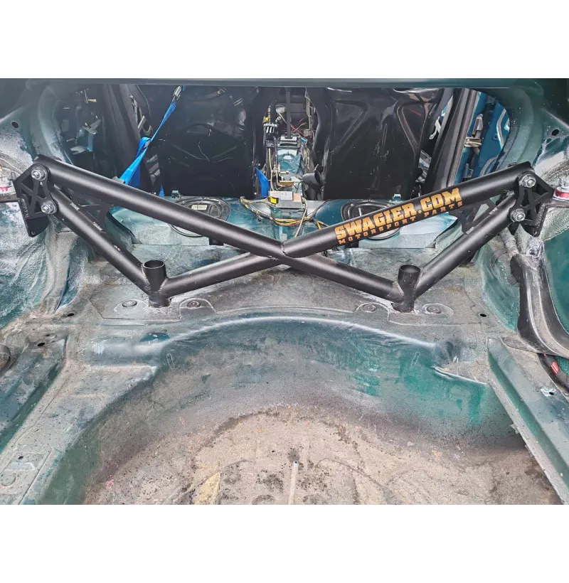 BMW E36 bakre X-brace 40x2 mm rør sertifisert sveiset