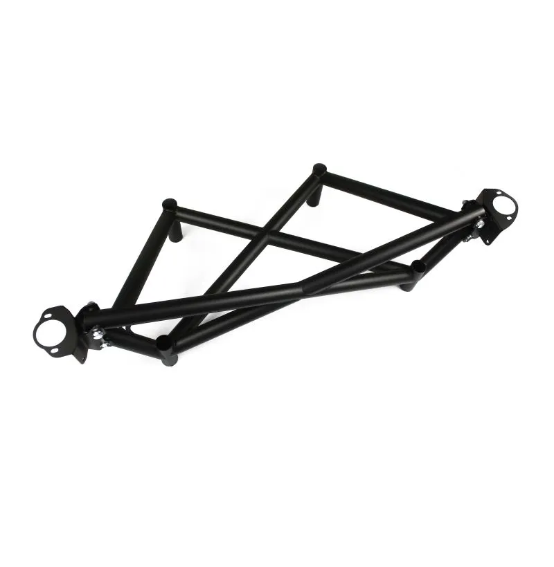 Monteringseksempel av 6-punkts X-brace i BMW E46 bagasjerom