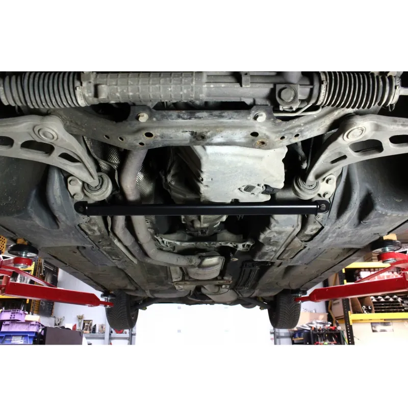 Fremre bunnramme-avstiver BMW 3-serie E46 – 40x20 mm flatoval med 3 mm veggtykkelse